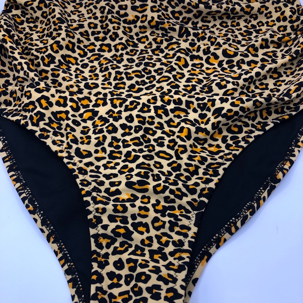 NEW CUPSHE NWT Bikini bottoms, Leopard print, ruched sides. SZ:L - Picture 3 of 7